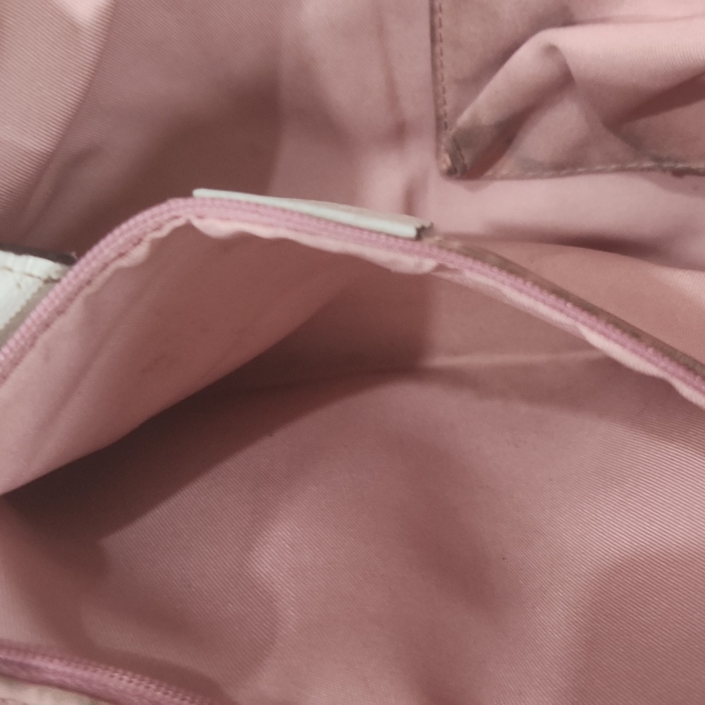 Gucci Pink Crossbody Bag with Gold Accents - Picture 12 of 15